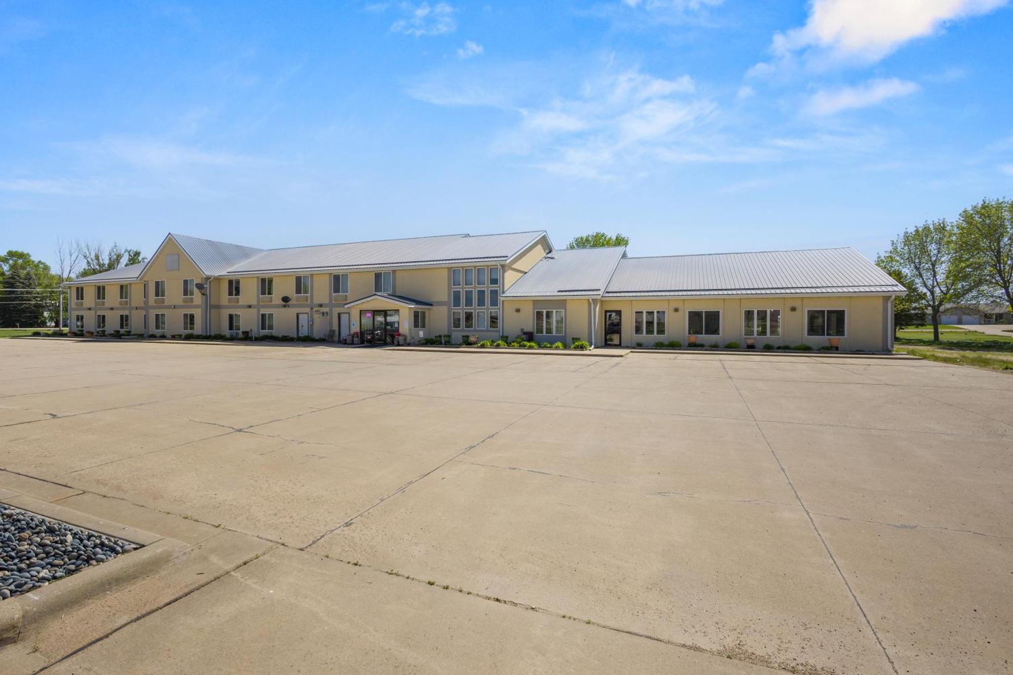 De Smet Super Deluxe Inn & Suites Exterior photo